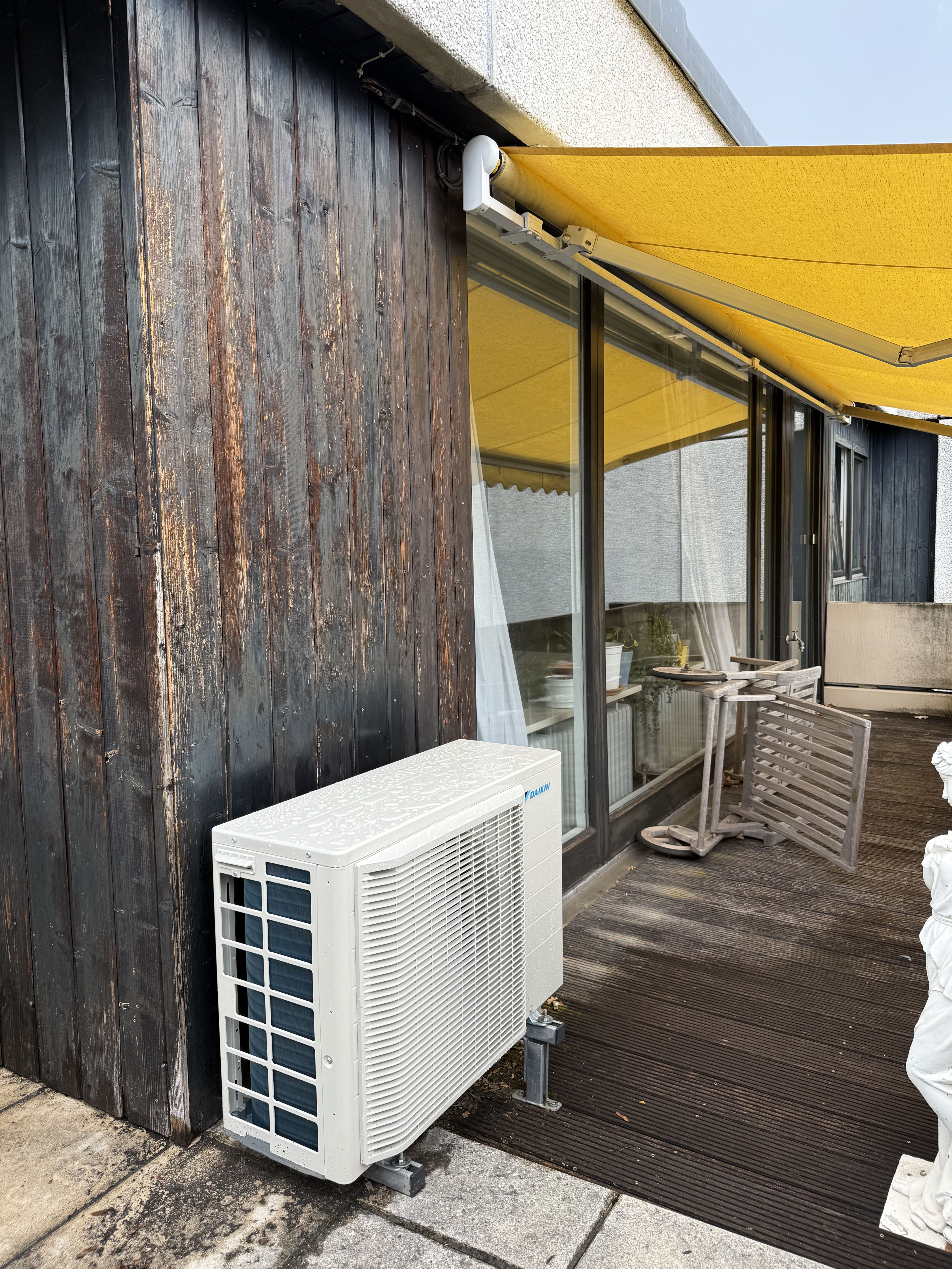 Daikin Sensira 5kW Klimaanlage Austausch Wohnzimmer Esszimmer München Neuhausen
